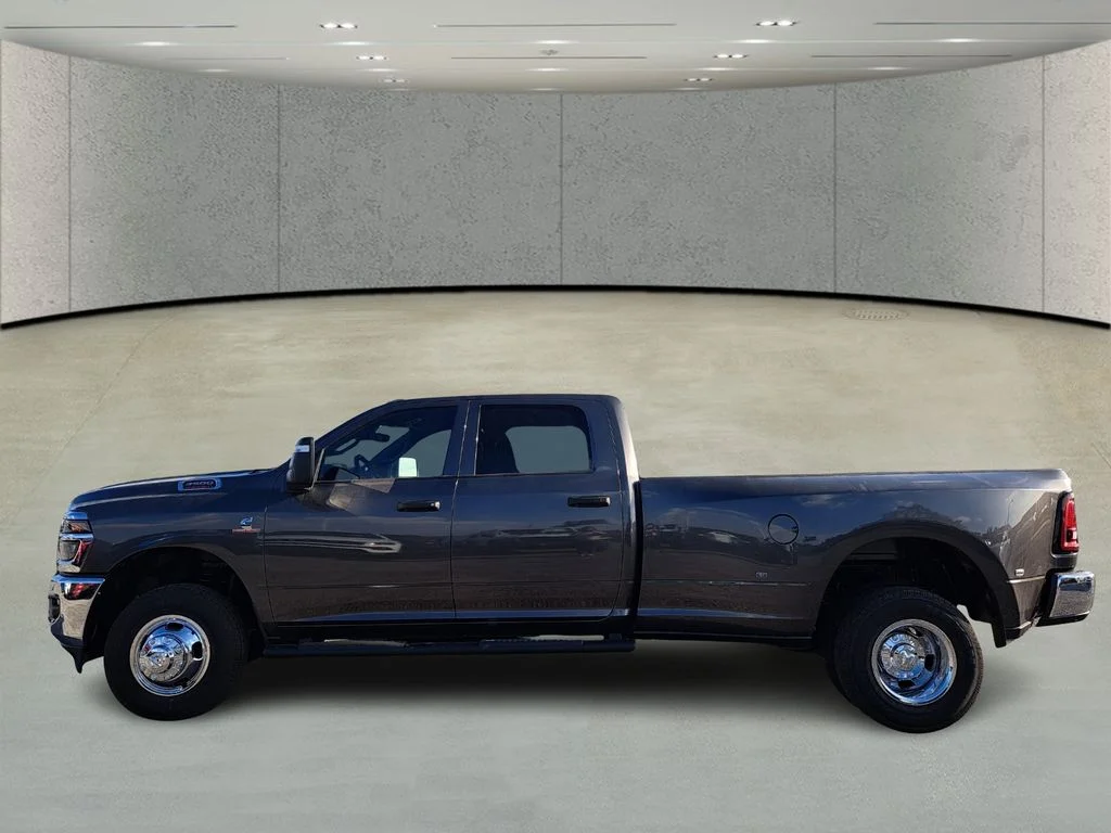 New 2026 Granite Crystal Metallic Clear-Coat Exterior Paint RAM Tradesman image 8