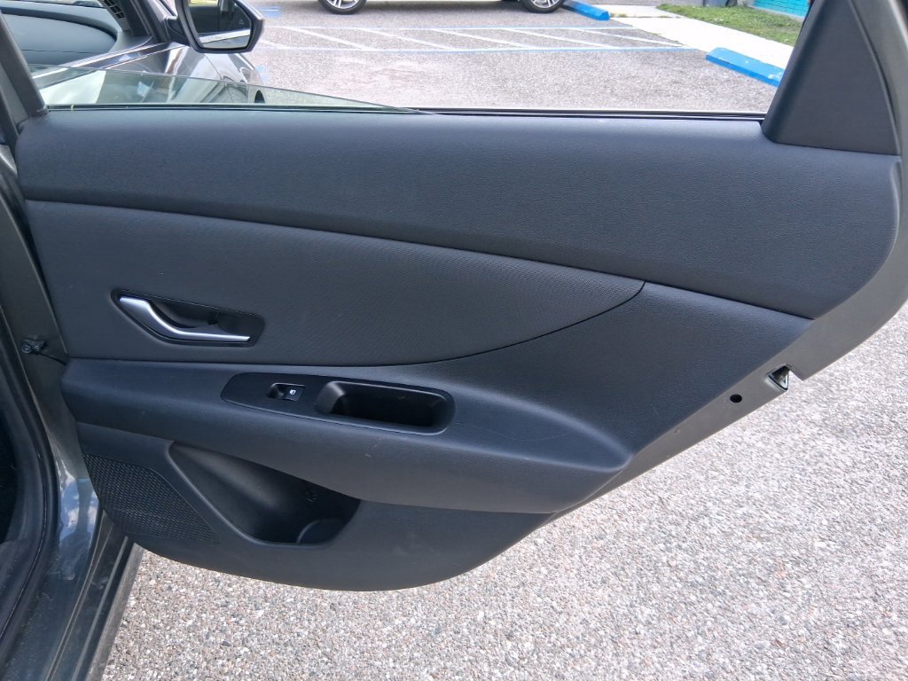 2025 Hyundai Elantra SEL - Photo 19