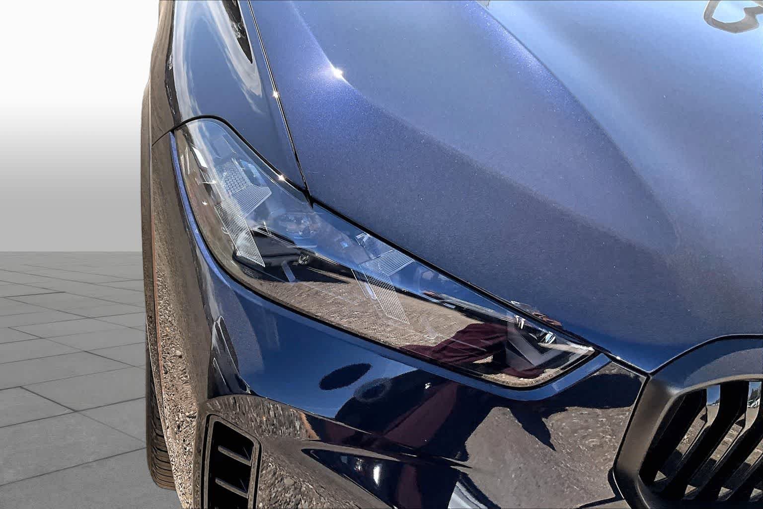 New 2026 Carbon Black Metallic BMW xDrive50e image 13