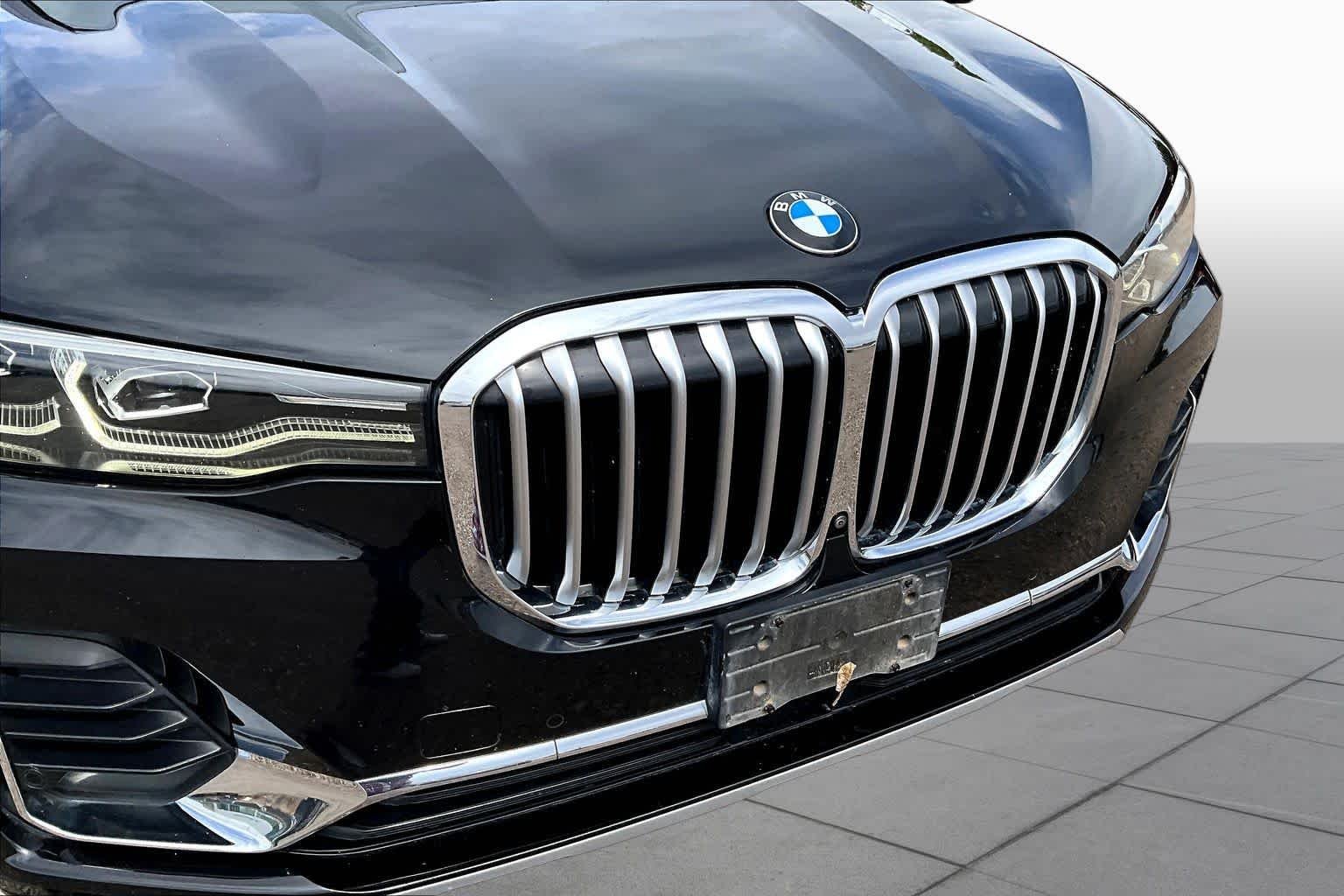 Used 2022 Black Sapphire Metallic BMW xDrive40i image 27