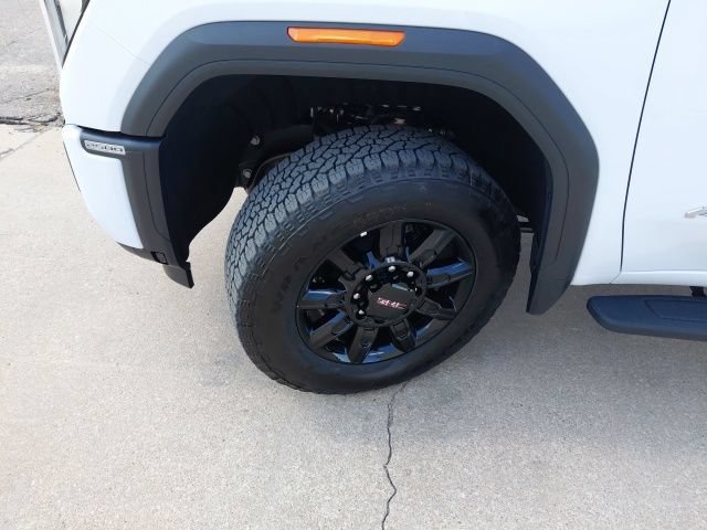 New 2026 Summit White GMC AT4 image 40