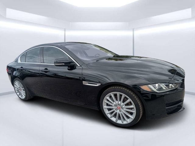 Used 2019 Silver Jaguar 30t Portfolio image 1