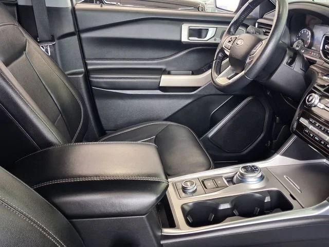 Used 2023 Black Metallic Ford Limited image 21