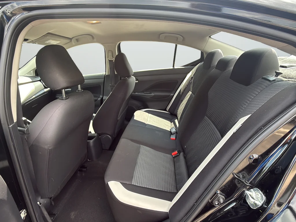 Used 2021 Black Nissan 1.6 SV image 15