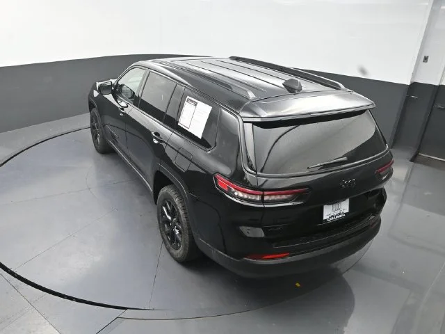 Used 2024 Black Jeep Altitude X image 15