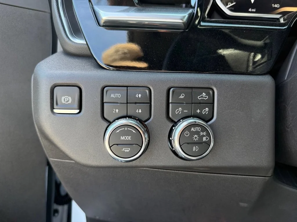 New 2026 Glacier White Tricoat GMC SLT image 26