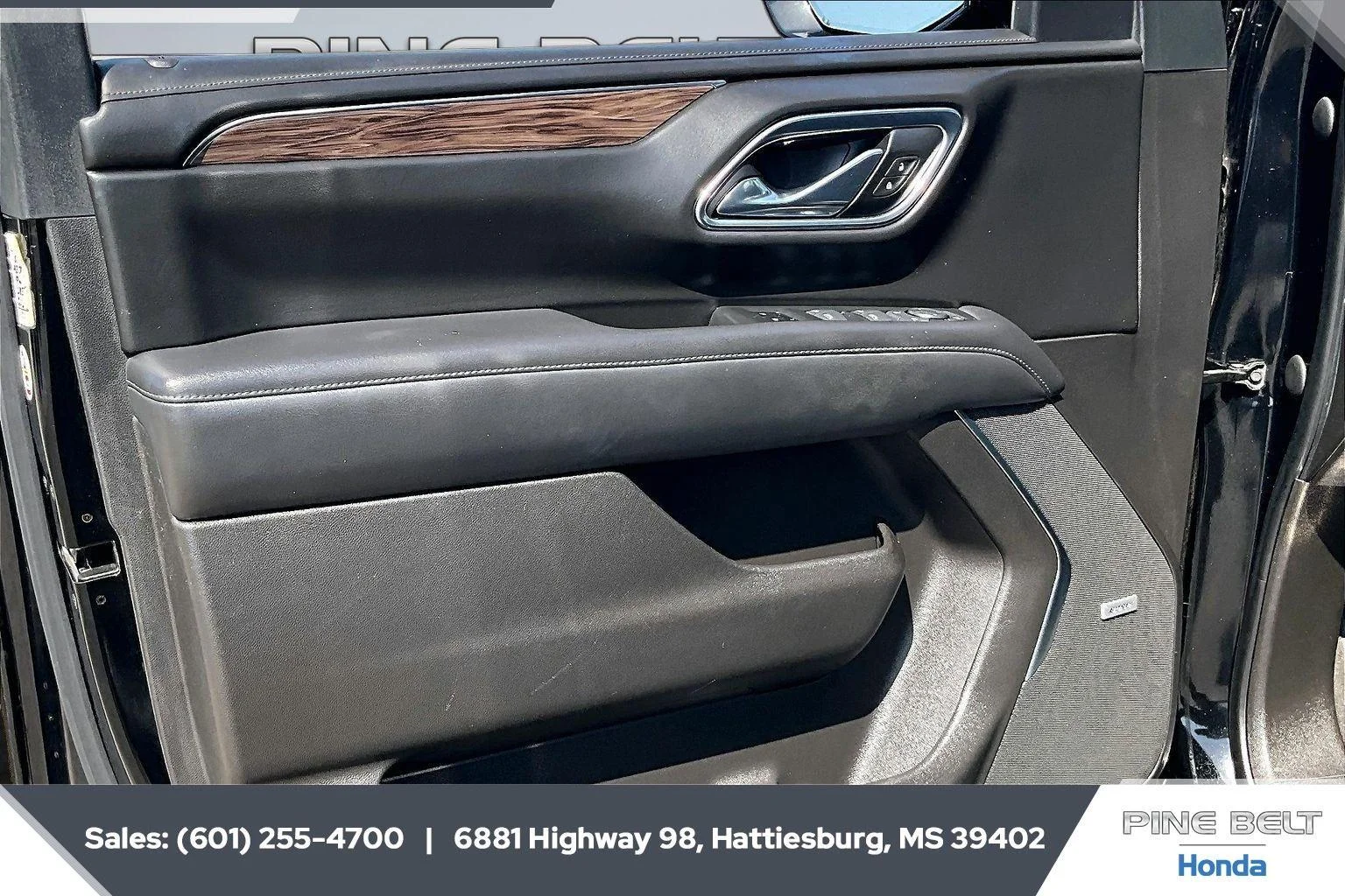 Used 2021 Black Chevrolet Z71 image 17