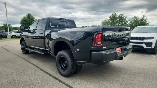 New 2027 Diamond Black Crystal Pearl-Coat Exterior Paint RAM Tradesman image 14