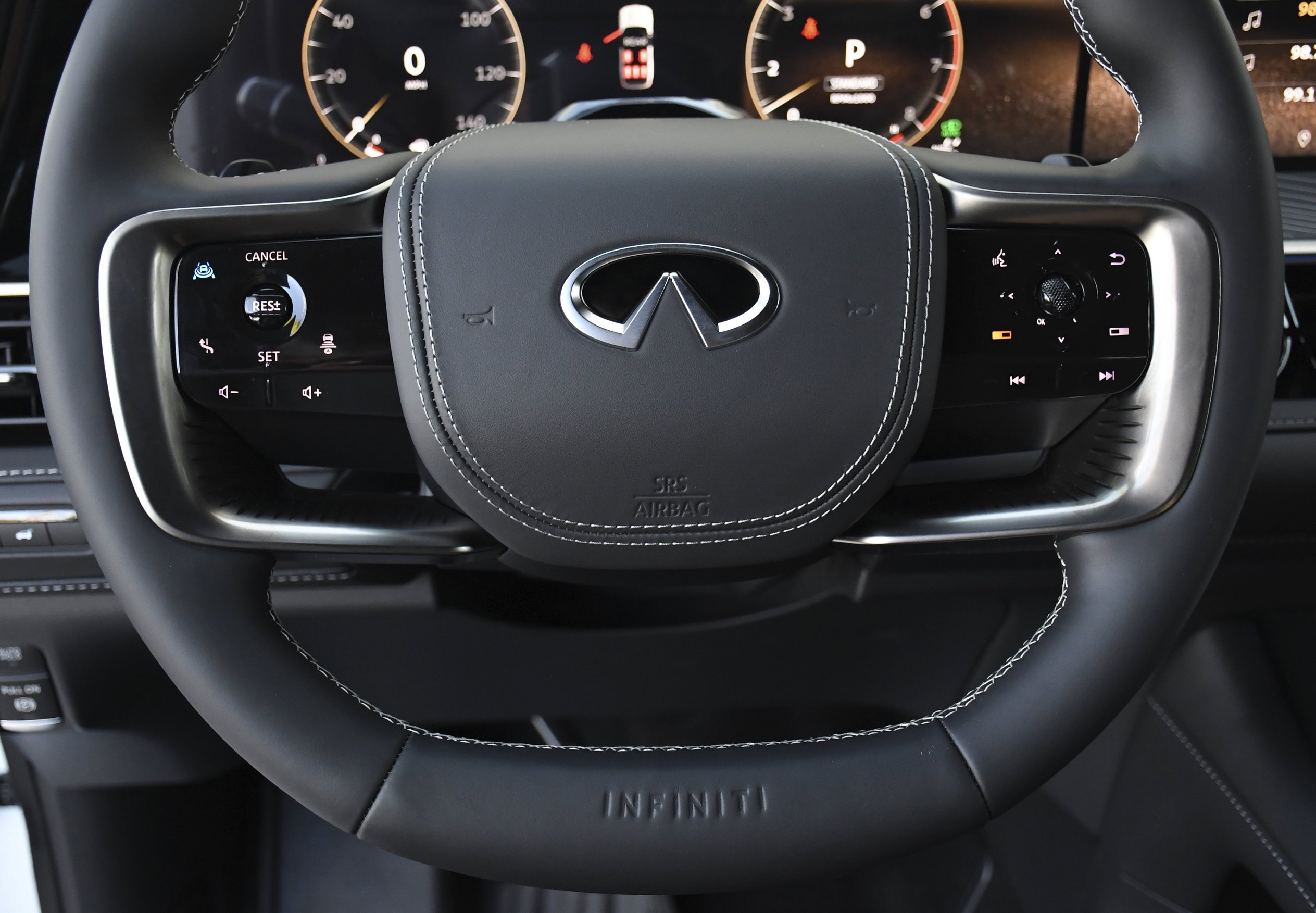New 2026 2T RADIANT WHIT INFINITI Autograph 4WD image 7