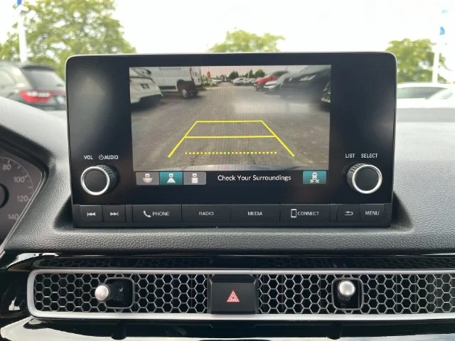 Used 2025  Honda Sport image 32