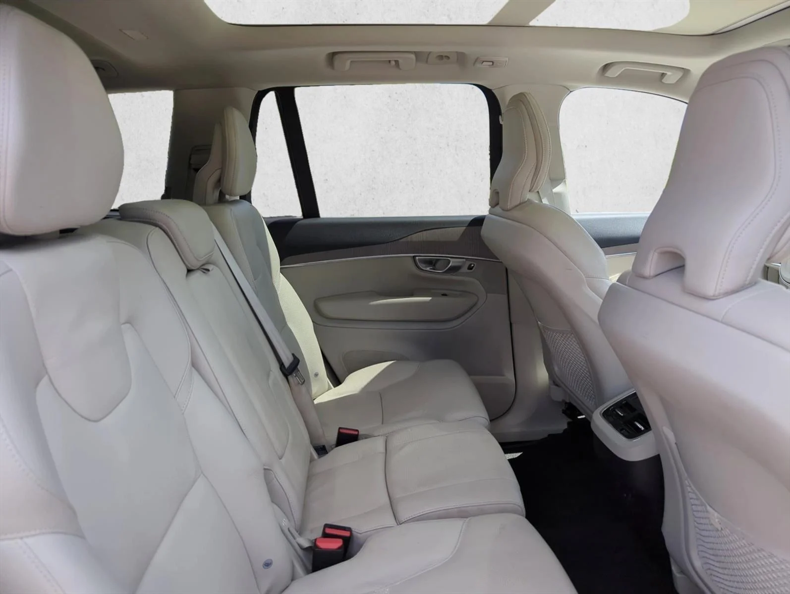 Used 2024 Blue Volvo Plus Bright Theme image 20