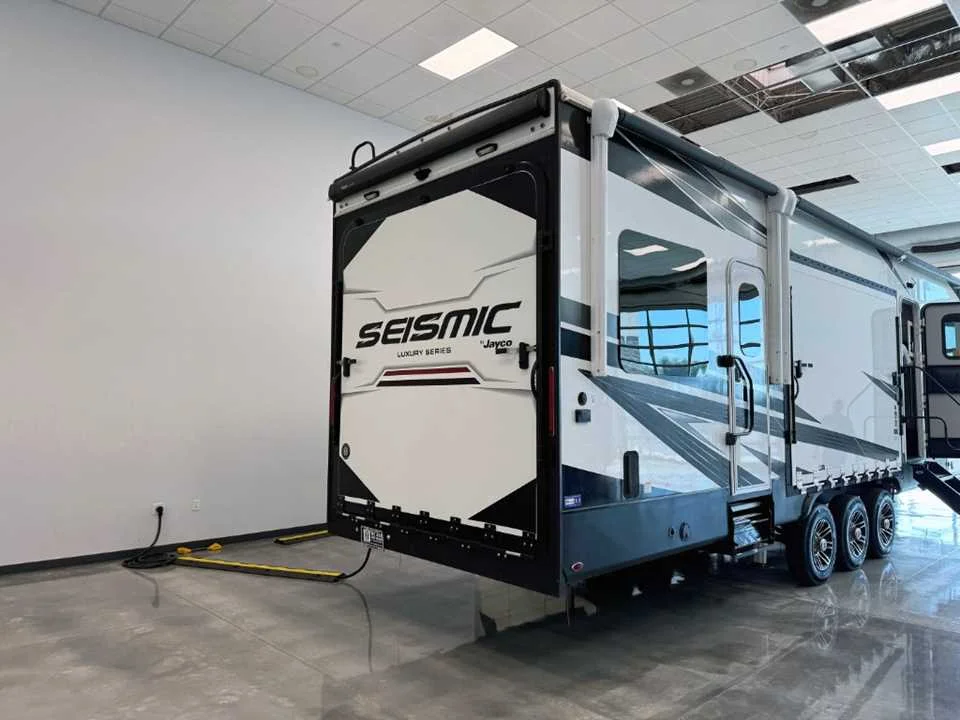 Used 2024 WHITE JAYCO  image 47