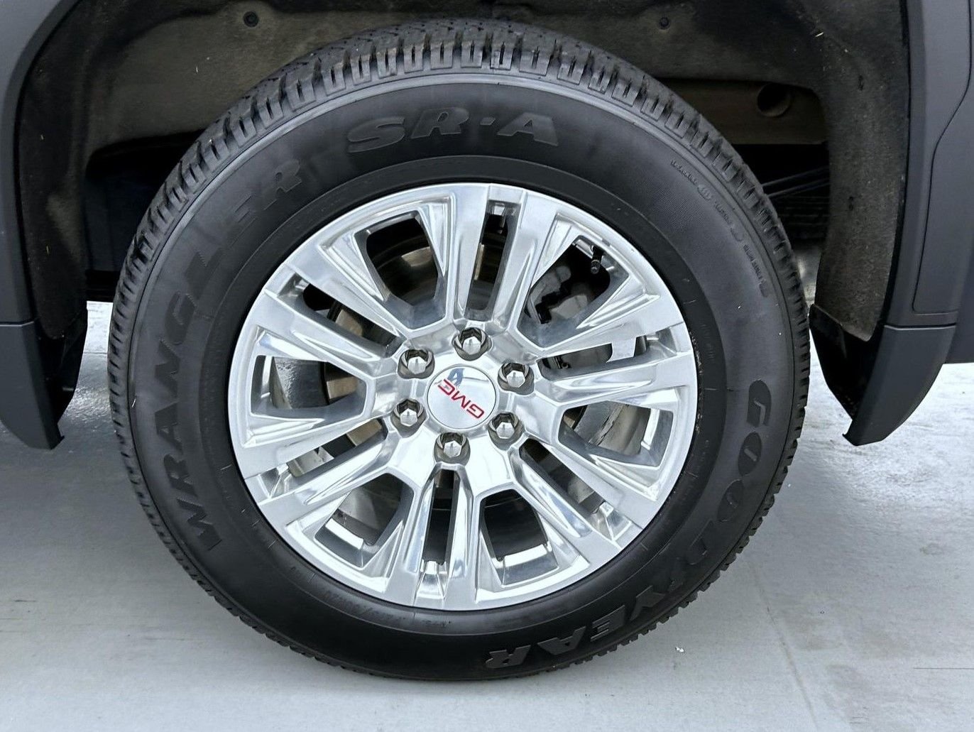 Used 2023 Silver GMC Denali image 24