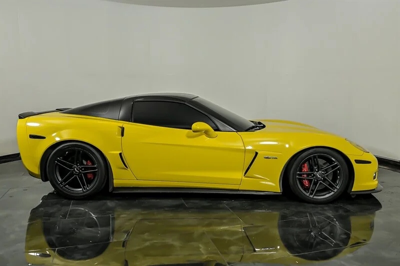 Used 2006 Velocity Yellow Tintcoat Chevrolet Z06 image 10