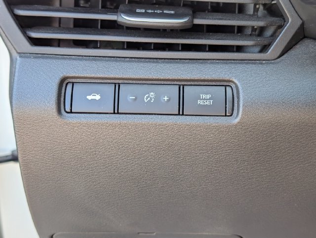 Used 2025 White Nissan 2.5 SV image 17