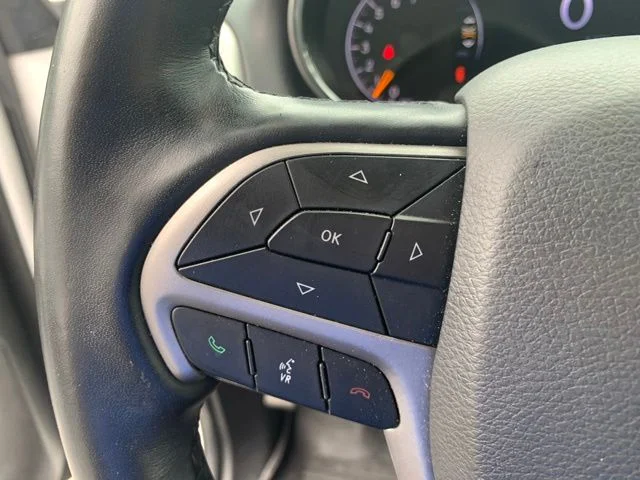 Used 2022 White Jeep Laredo X image 26