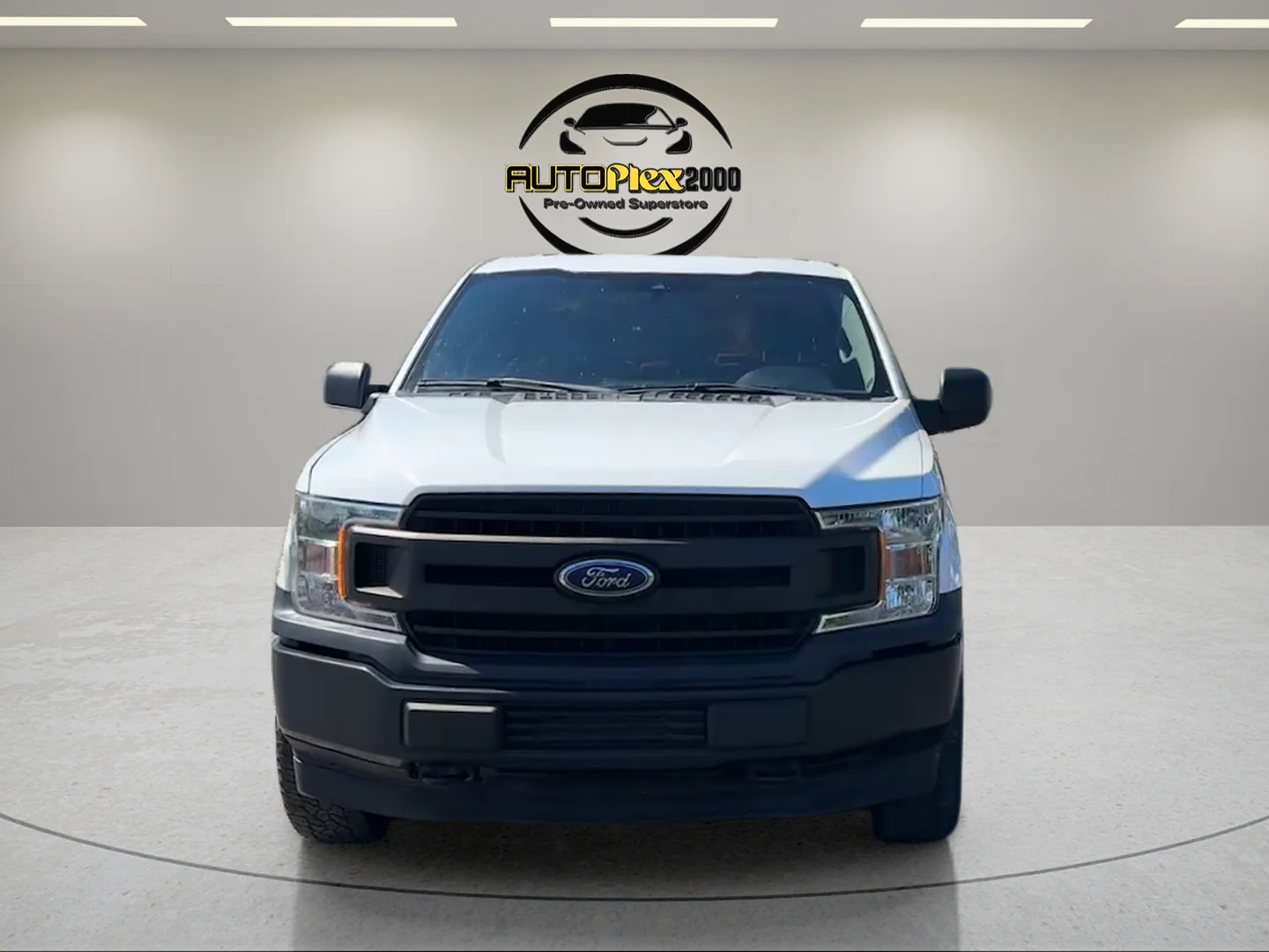Used 2019 White Ford XL image 2