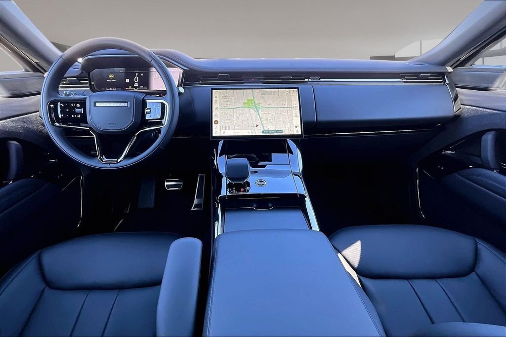 New 2026 SANTORINI BLACK Land Rover Dynamic SE image 5