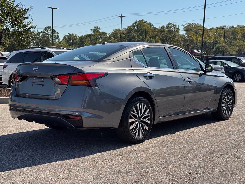 Used 2025 Gray Nissan 2.5 SV image 11