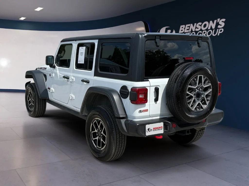 Used 2025 White Jeep Rubicon image 3