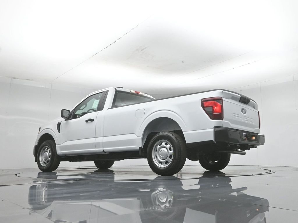 New 2026 Oxford White Ford XL image 3