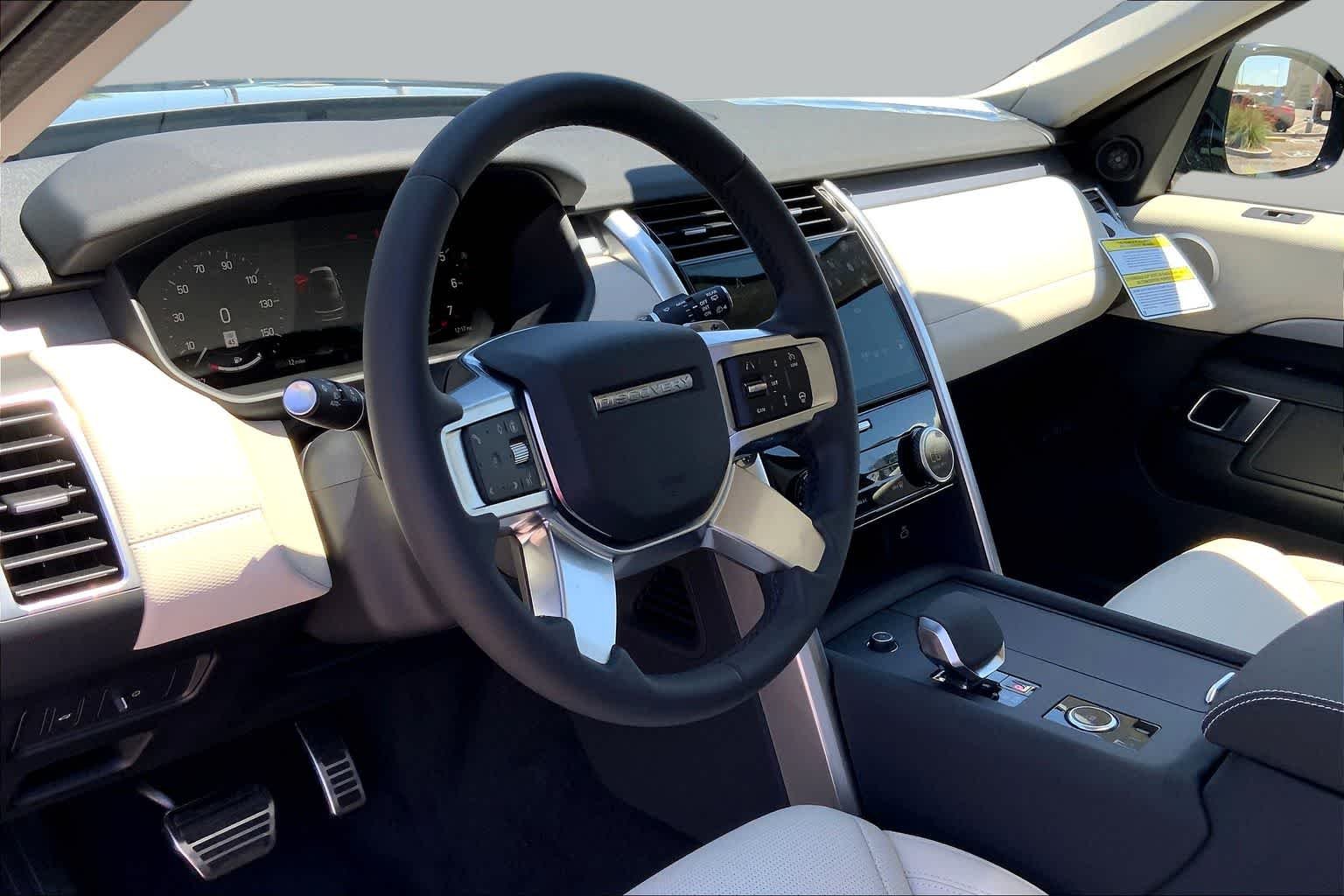 2025 Land Rover Discovery Dynamic SE - Photo 8