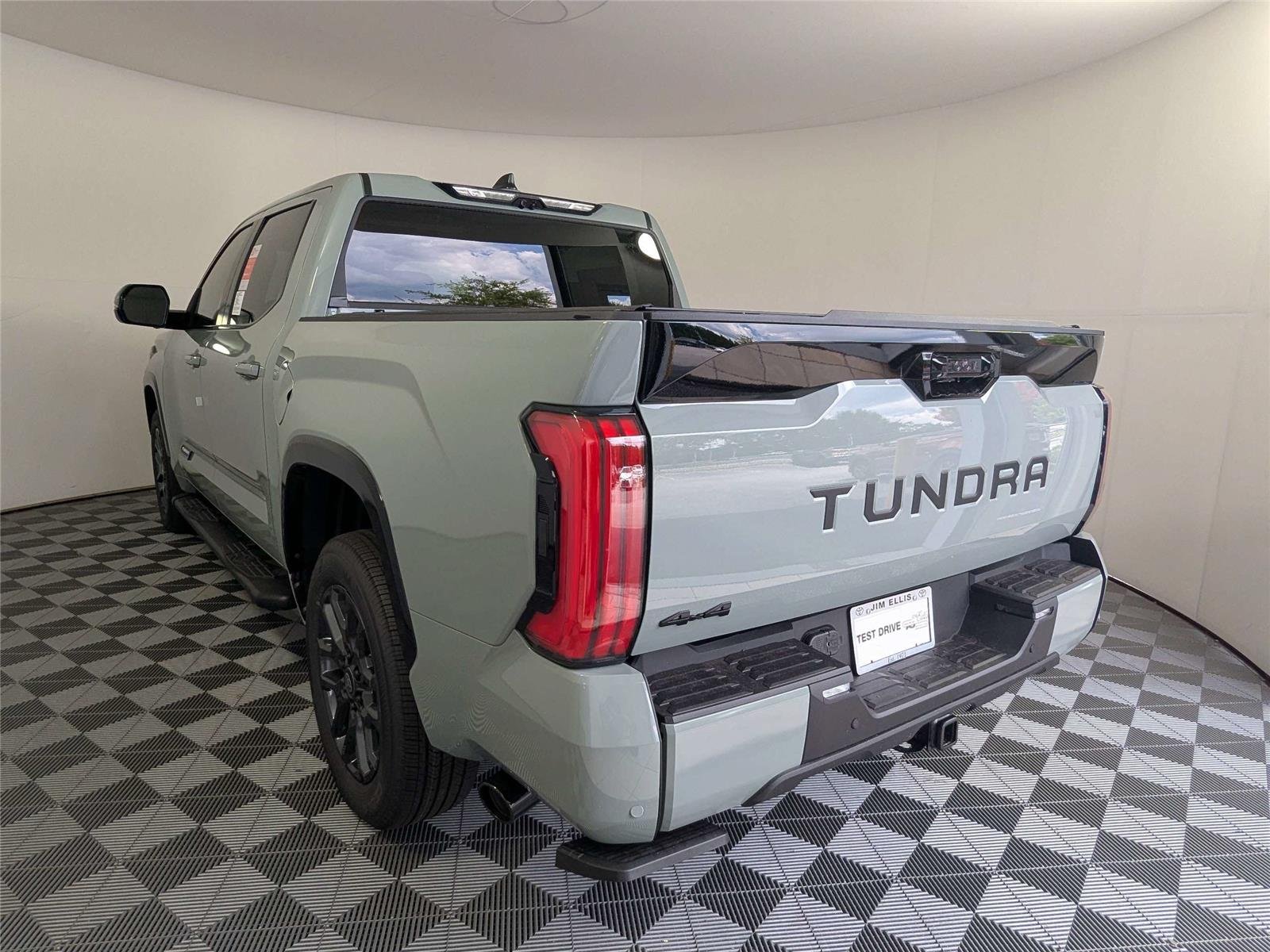New 2026 Lunar Rock Toyota  Platinum image 7