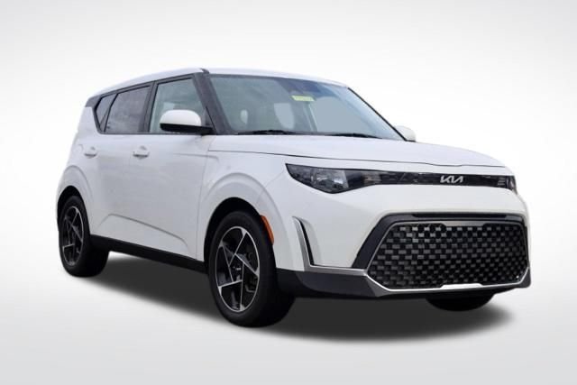 2024 Kia Soul 2.0L EX 6 IVT's photo