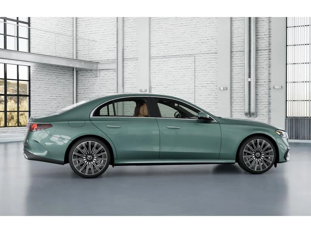 2026 Mercedes-Benz E-Class E450 - Photo 16