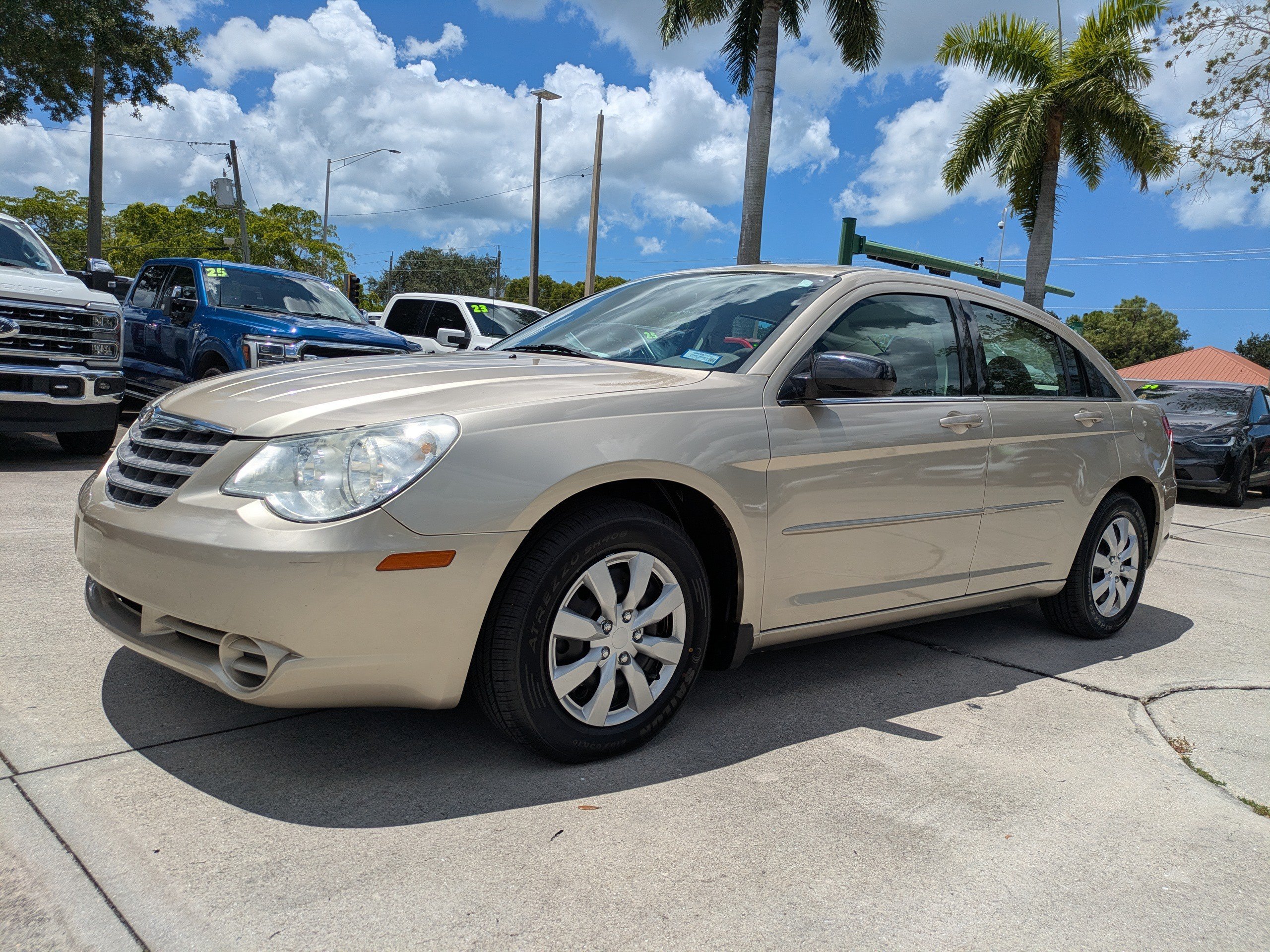 Used 2007 Linen Gold Pearl Metallic Chrysler Base image 7