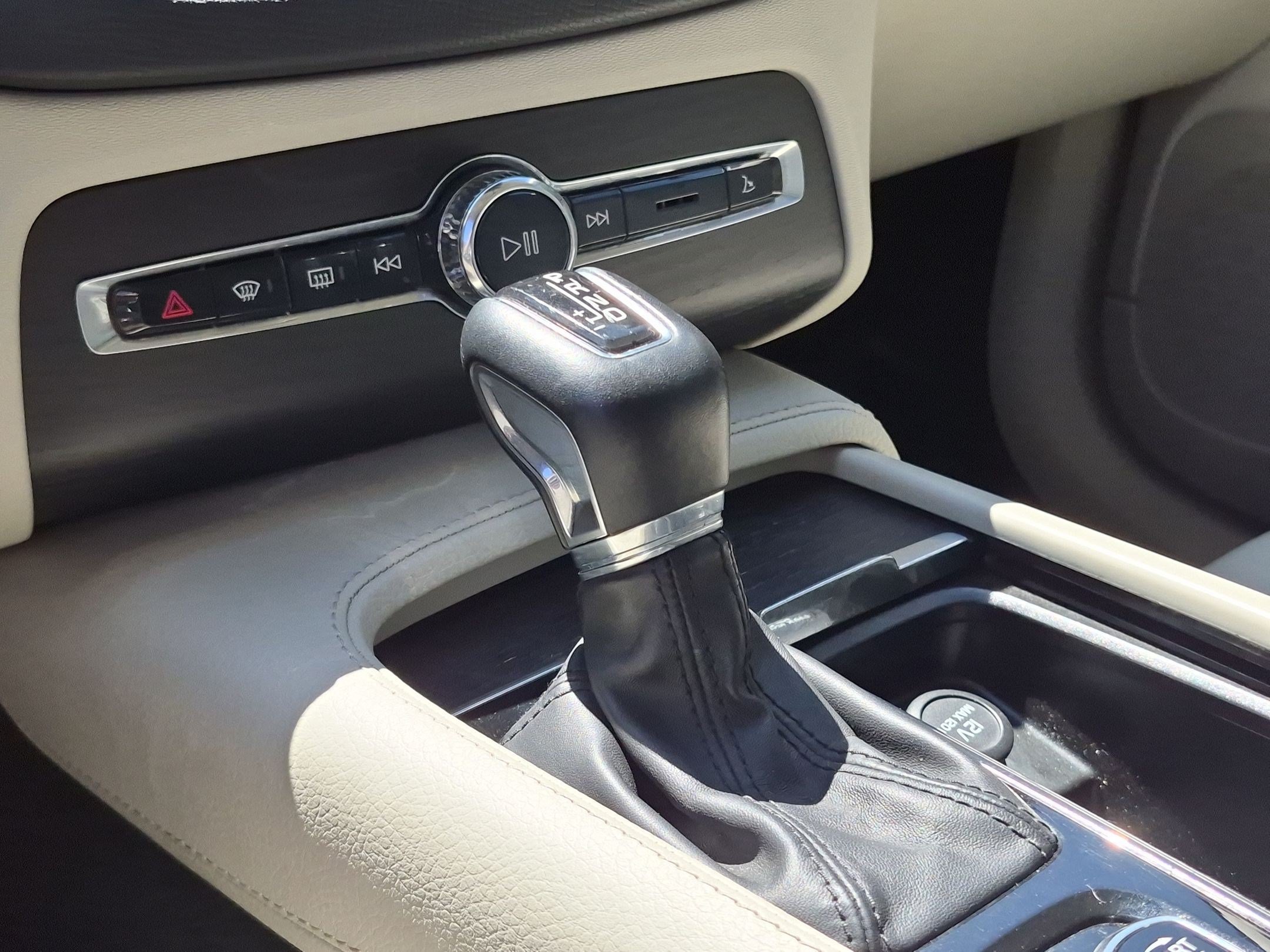 Certified Used 2020 Gray Metallic Volvo Momentum image 24