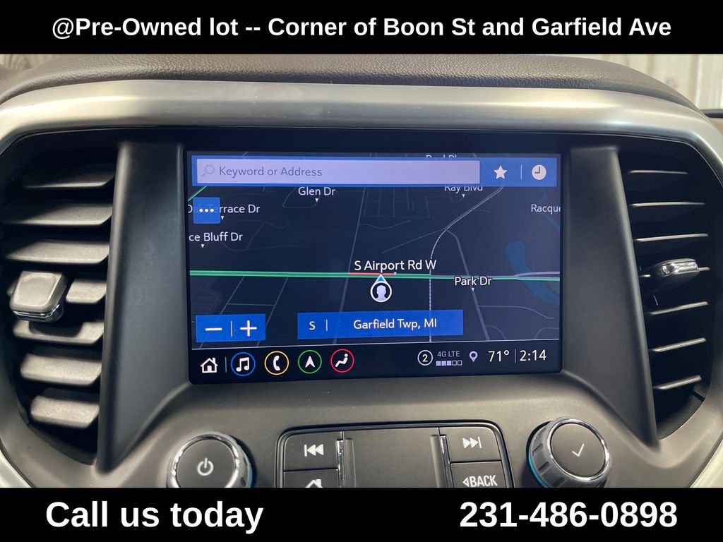 Used 2023 Silver GMC SLT image 25