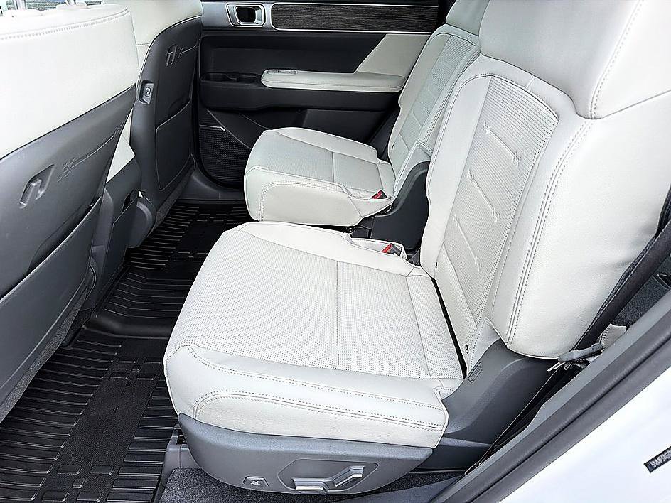 New 2027 Serenity White Hyundai Limited image 7