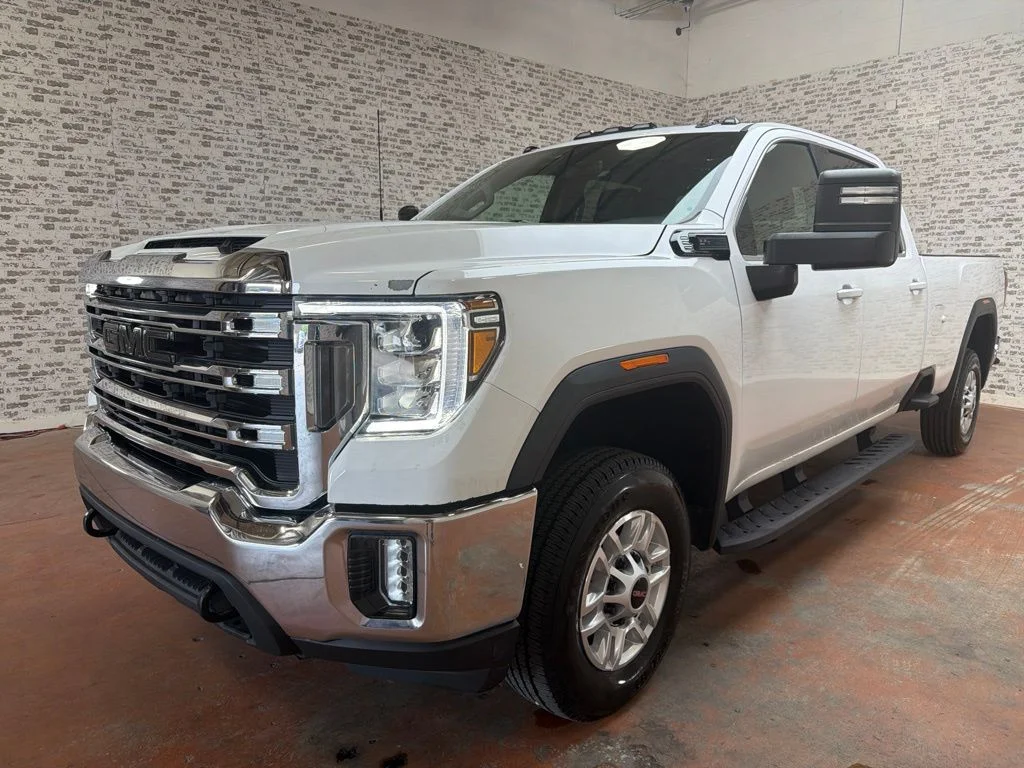 Used 2022 Summit White GMC SLE image 3