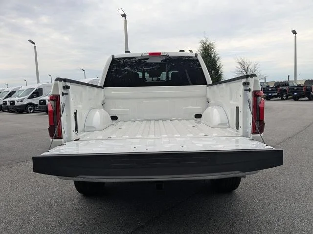 New 2025 Star White Metallic Tri-Coat Ford Lariat image 43