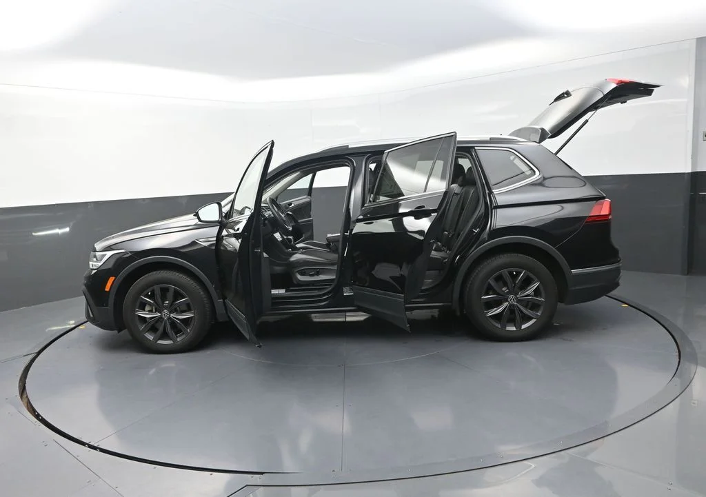 Used 2023 Black Volkswagen 2.0T SE image 32
