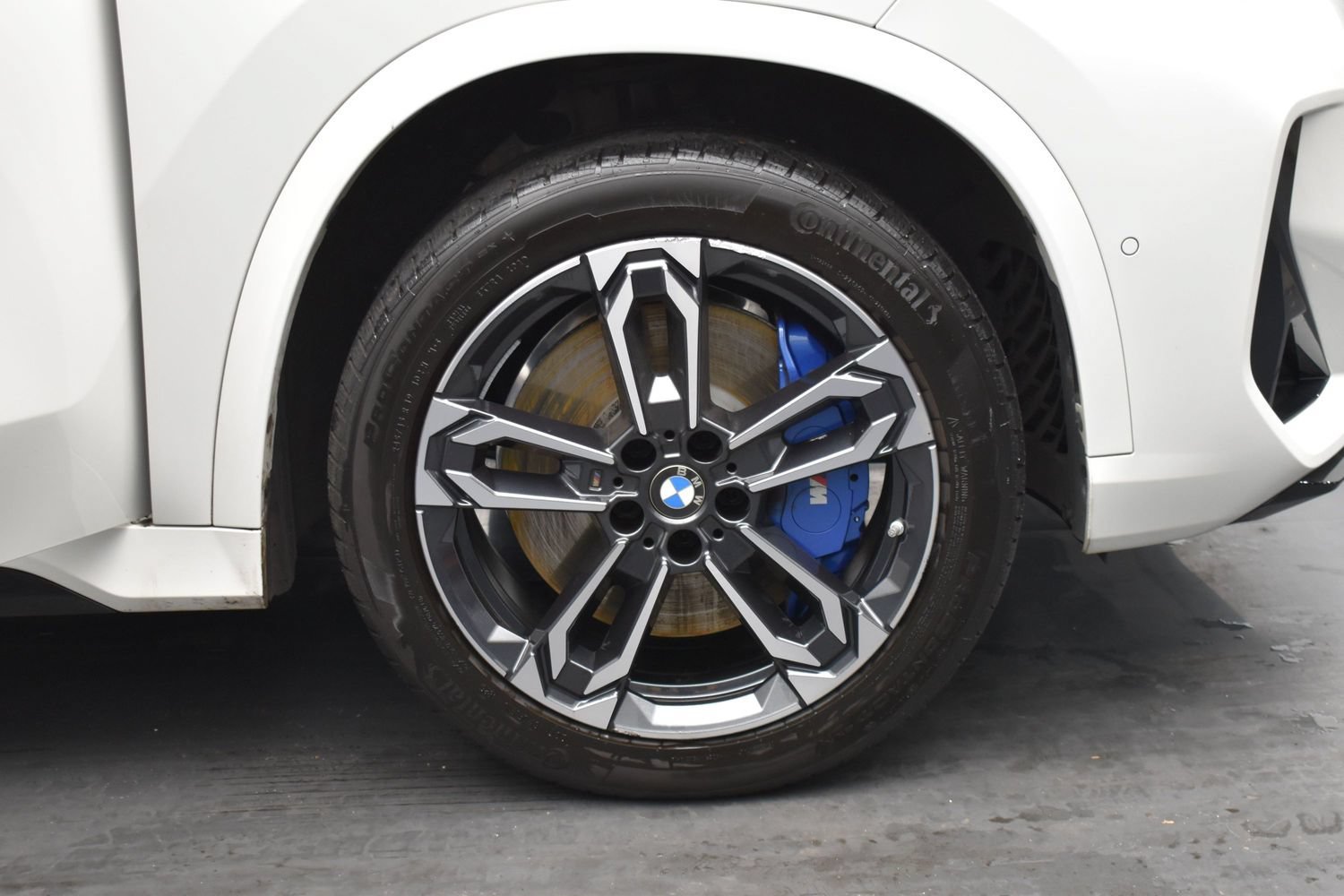 Used 2026 White BMW M35i image 5
