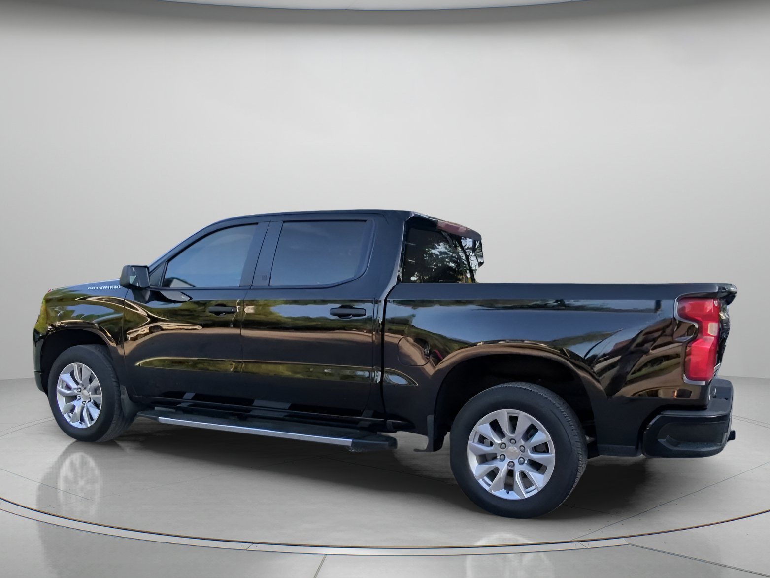 Used 2024 Black Chevrolet Custom Crew Cab Pickup image 15