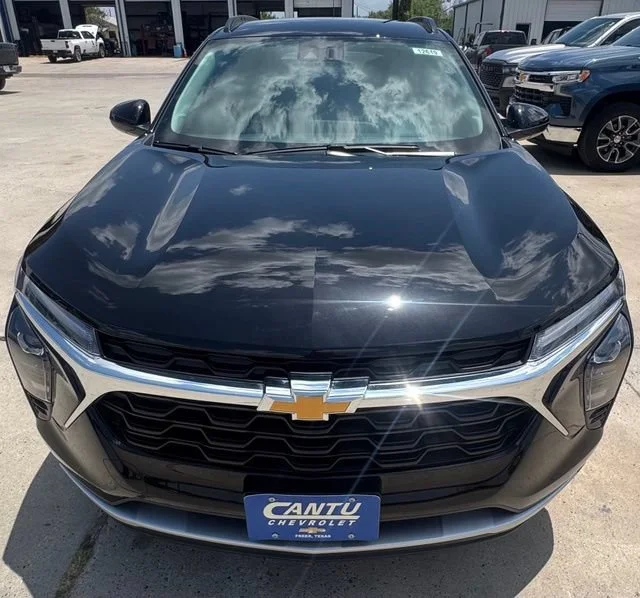 New 2026 Mosaic Black Metallic Chevrolet LT image 25