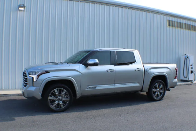 Used 2024  Toyota Capstone Hybrid image 4