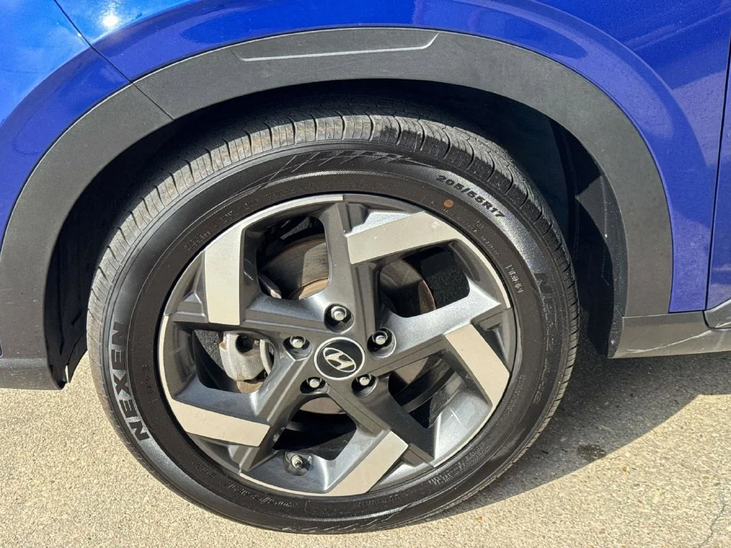Used 2025 Blue Hyundai SEL image 10
