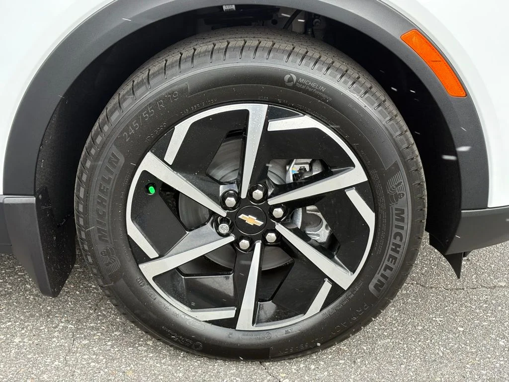 New 2026 White Chevrolet LT image 14