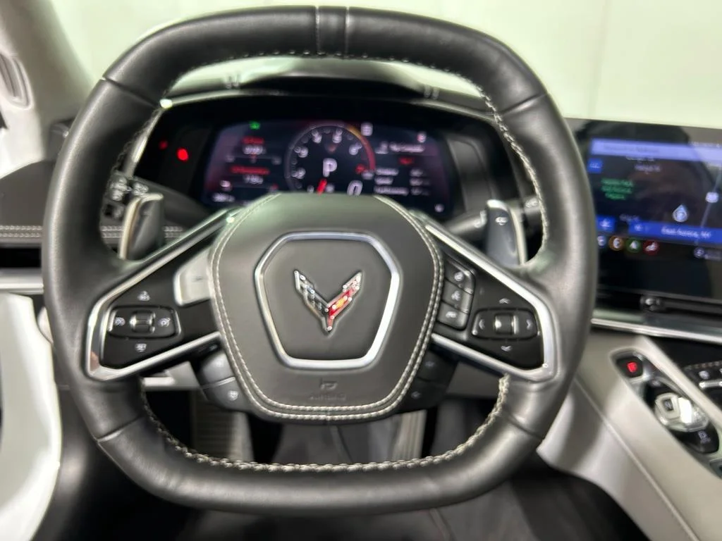 Used 2021 Arctic White Chevrolet 3LT image 5