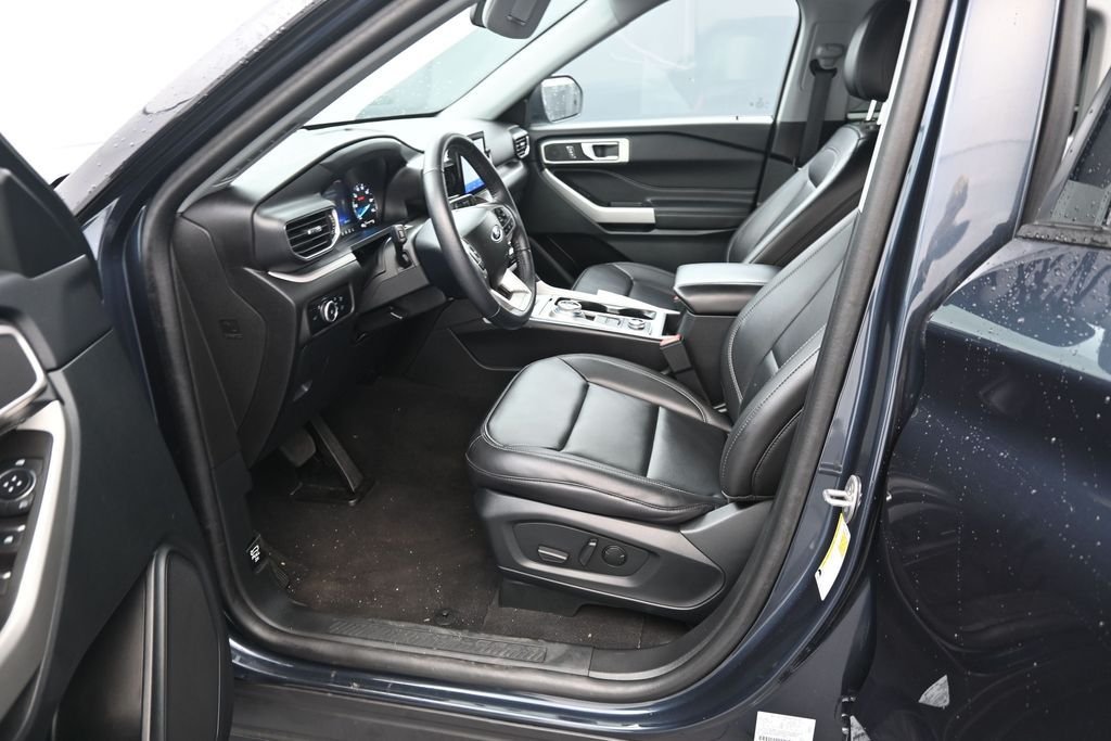 Used 2023 Blue Metallic Ford XLT image 15