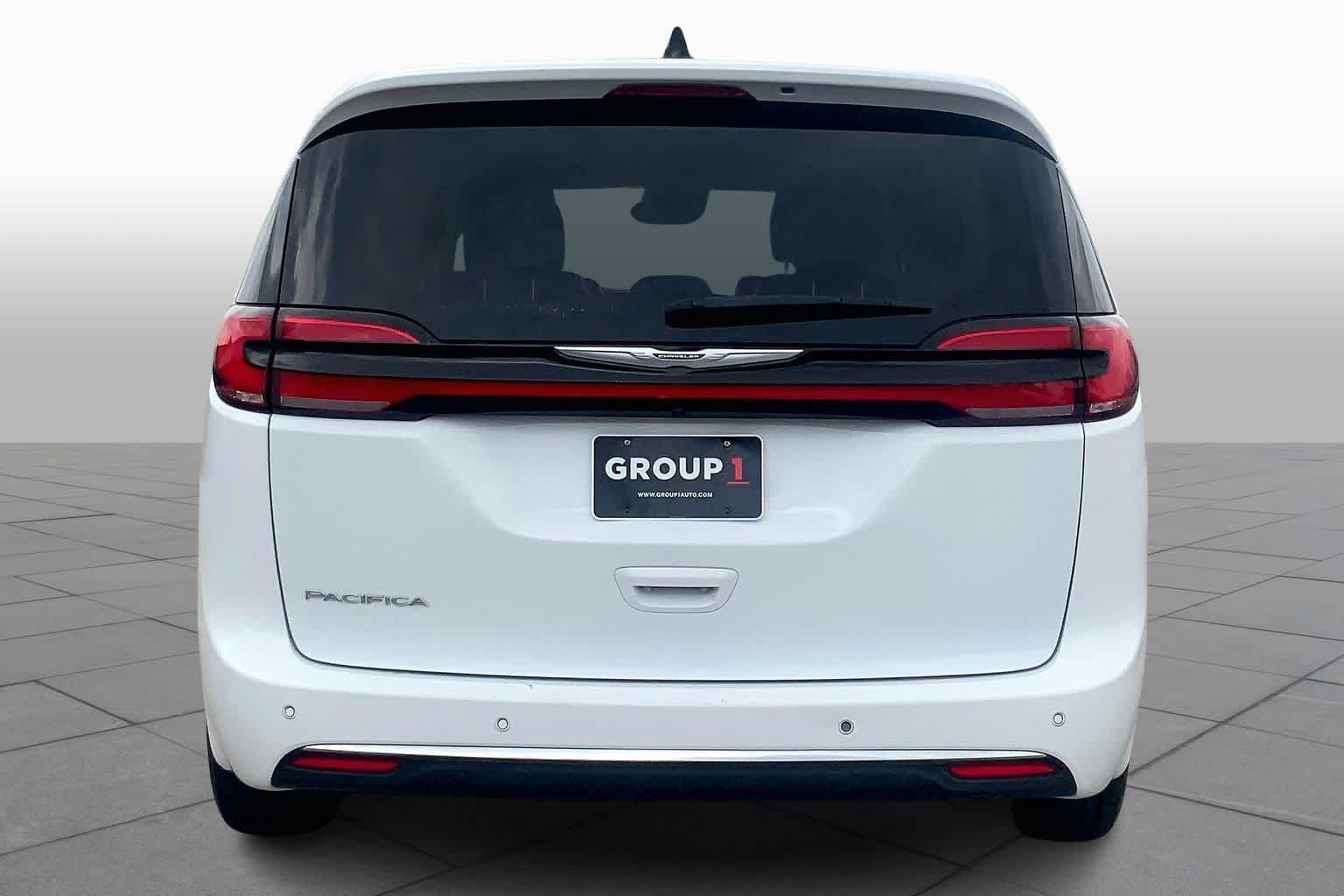 Used 2023 Bright White Clearcoat Chrysler Touring L image 8