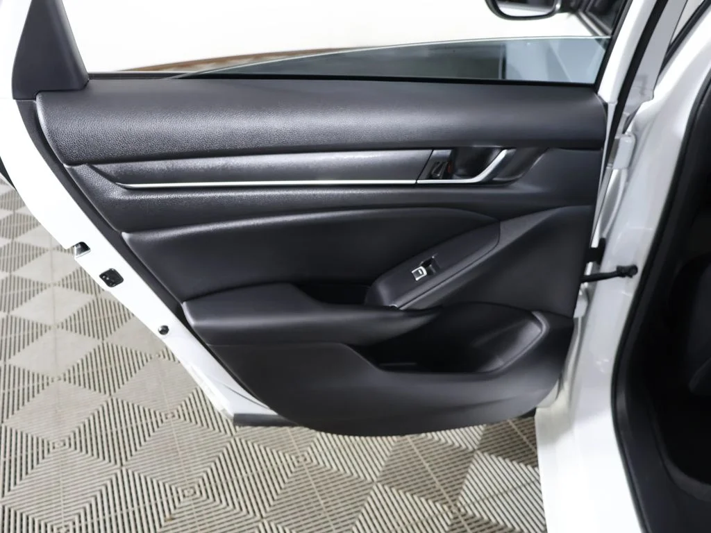 Used 2022 Platinum White Honda Sport image 21