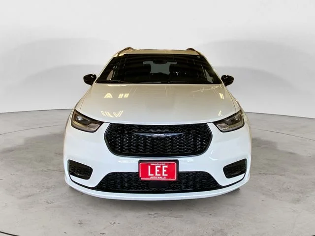 New 2026 White Chrysler Limited image 9