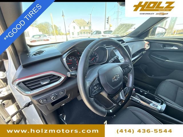 Certified Used 2022 Iridescent Pearl Tricoat Chevrolet RS image 10