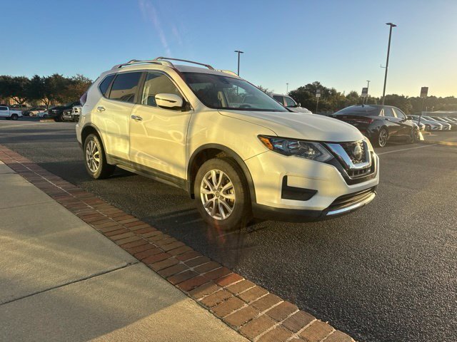 Used 2020 White Nissan SV image 3