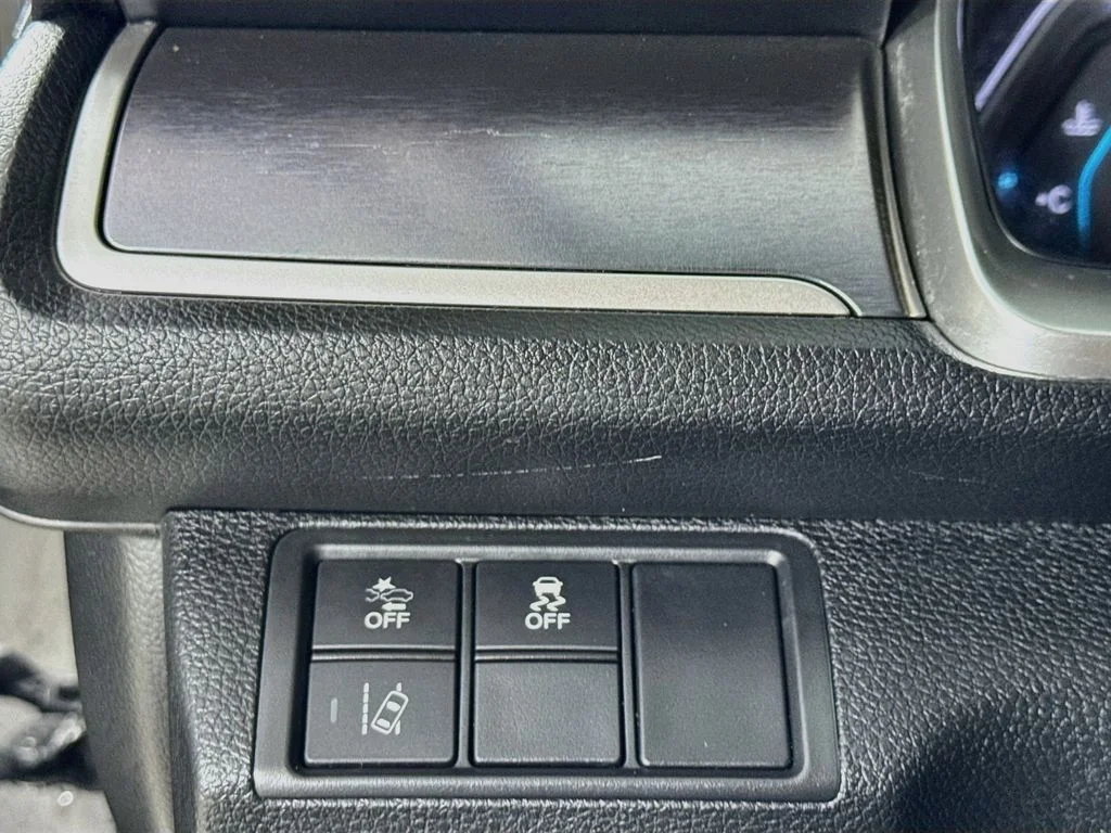 Used 2018 Black Honda Touring image 10